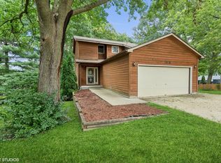 3818 Burton Trl, Crystal Lake, IL 60014