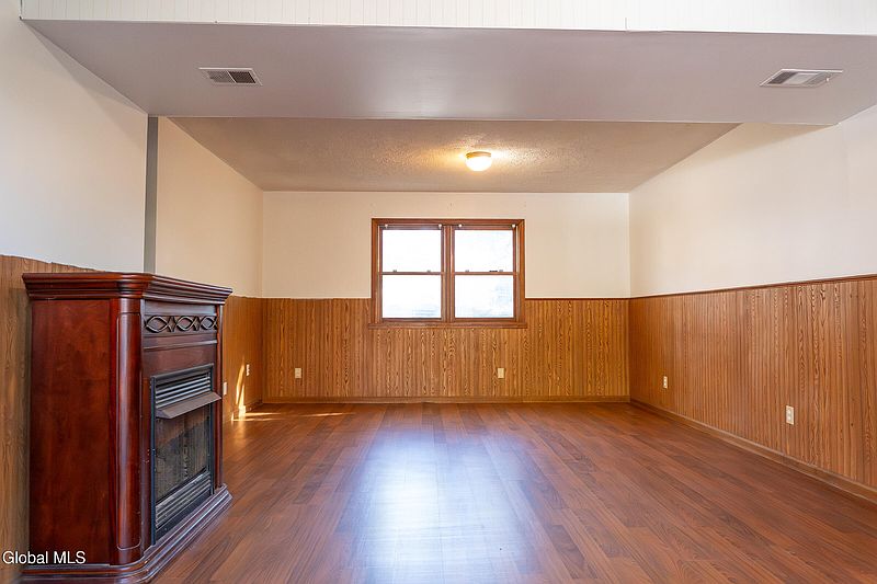 5th image of 141 Clement Avenue