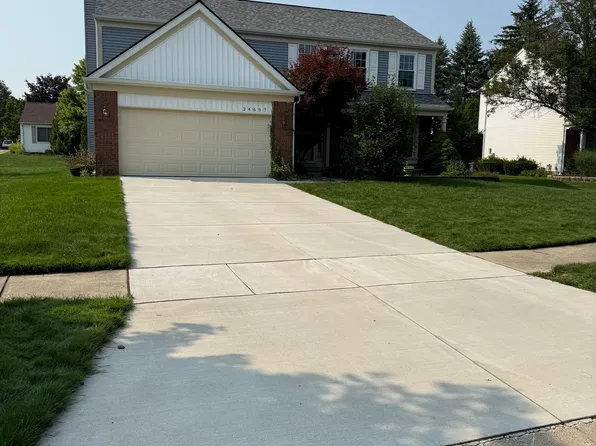 24697 Jamestowne Rd, Novi, MI 48375