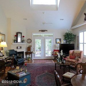 2nd image of 104A Reserve Ln