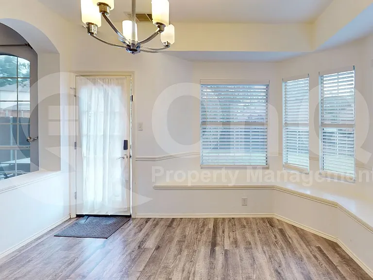 4205 Holly Dr — Photo 8