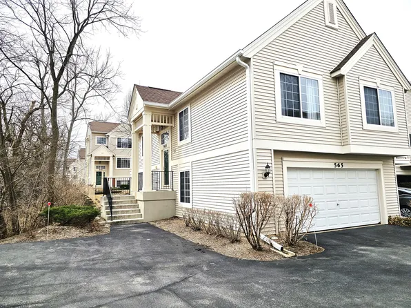 565 Cary Woods Cir #565, Cary, IL 60013