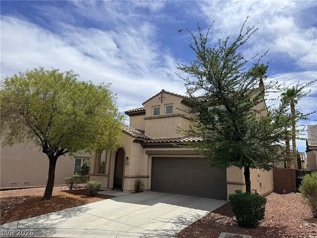 3 bed, 2.5 bath, 1568 sqft, $1,995 — Photo 2