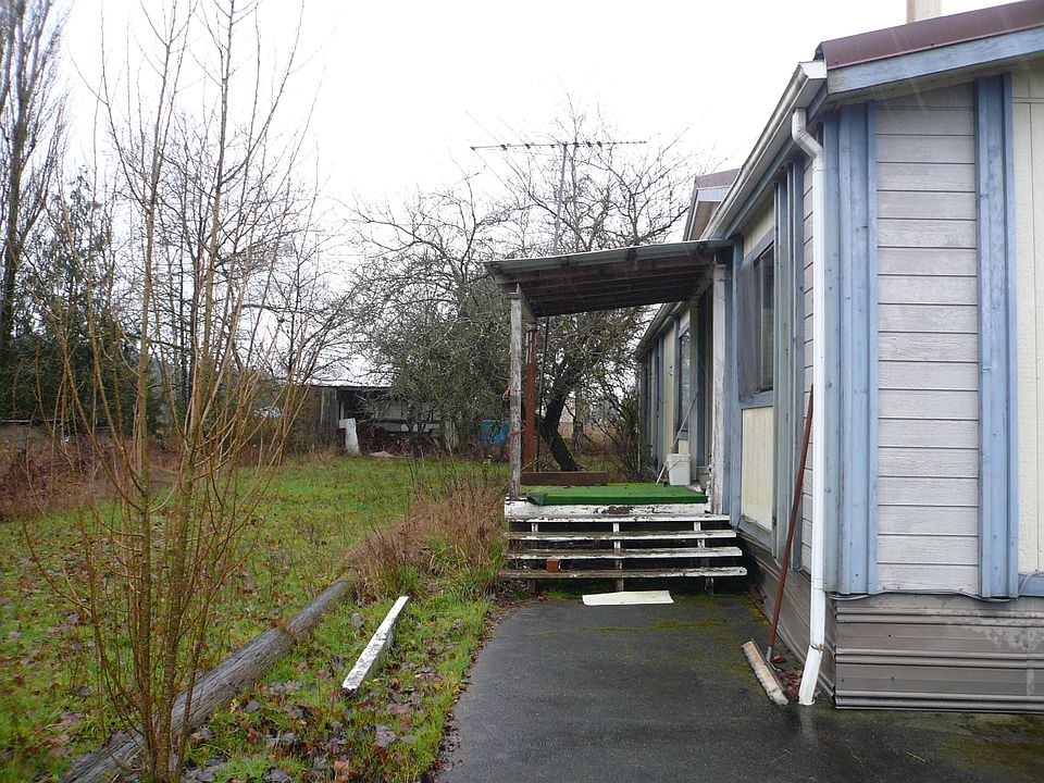 2nd image of 9015 183rd Ave SW