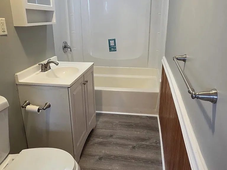 100 Fairmont Ave #3 — Photo 17