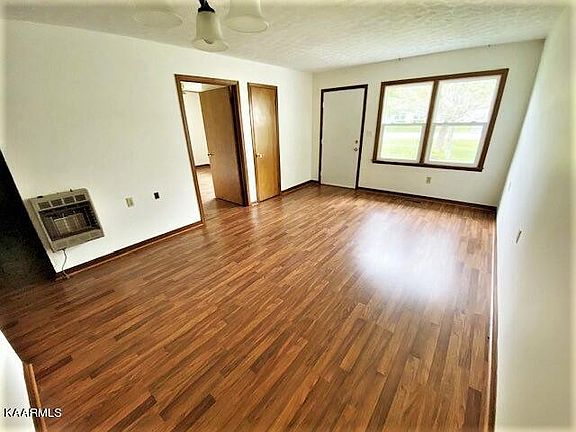 3rd image of 63 Wood Ln