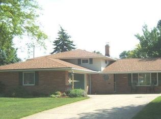 1350 S Circle View Dr, Seven Hills, OH