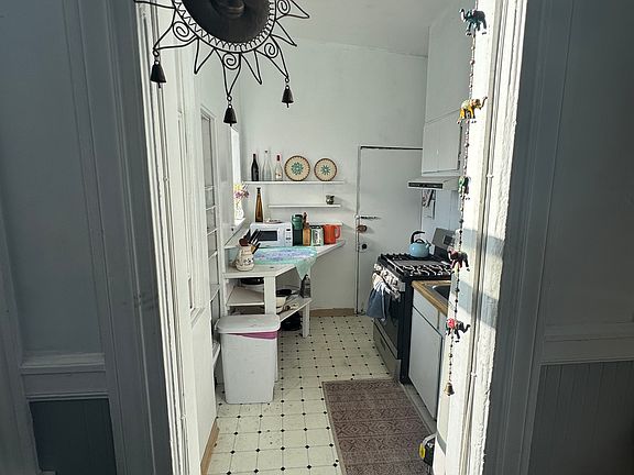 2nd image of 1786 Haight St