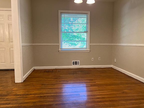 3rd image of 2832 Monticello Pl