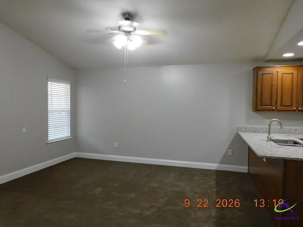 3 bed, 2.0 bath, 1250 sqft, $1,495 — Photo 3