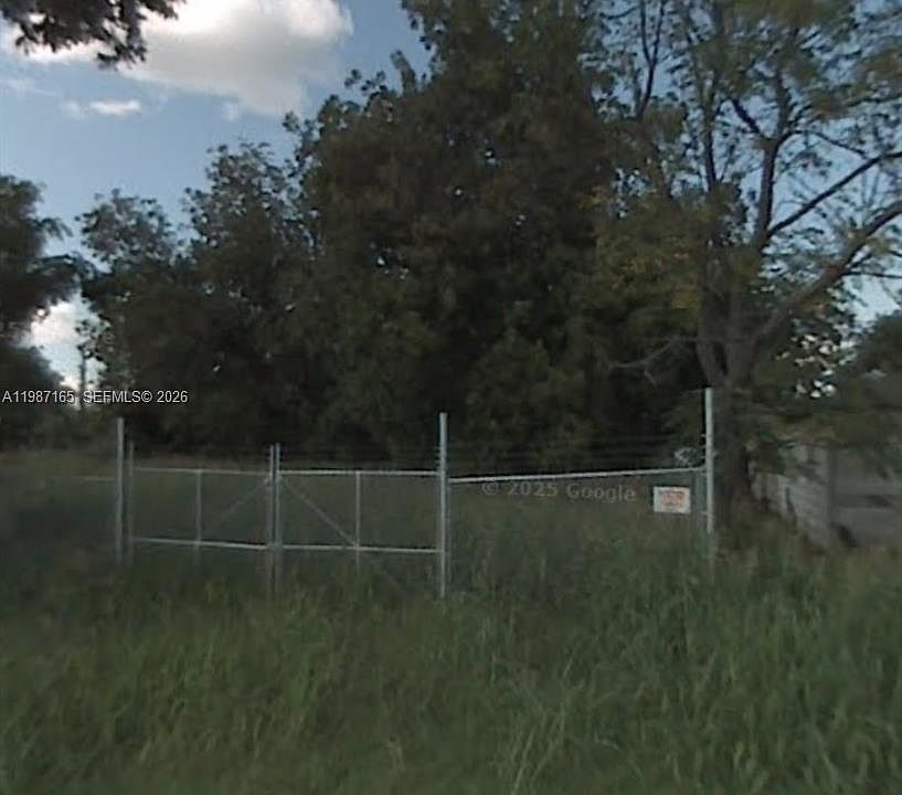1st image of 3217 E 4th Ave