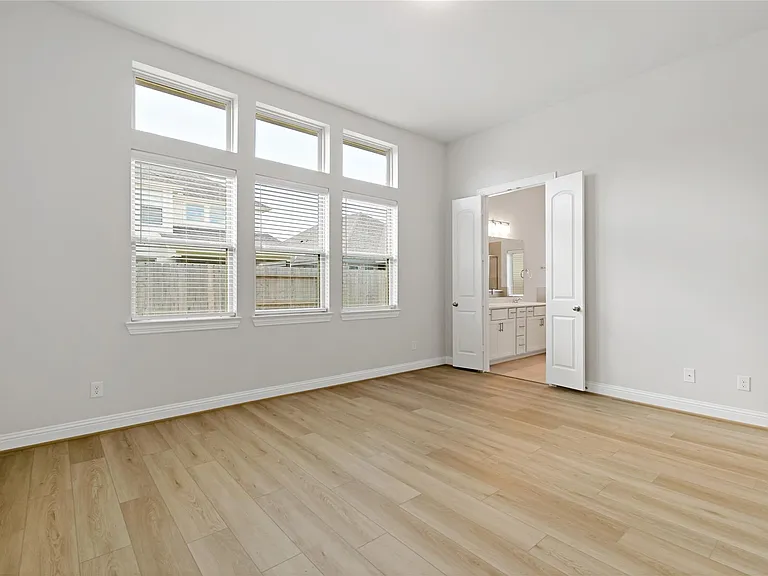 2131 Villa Flora Ln — Photo 10