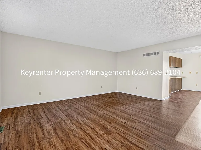 761 Highland Hill Ct — Photo 15