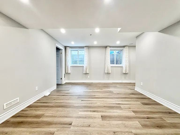 152 Oldham St — Photo 13