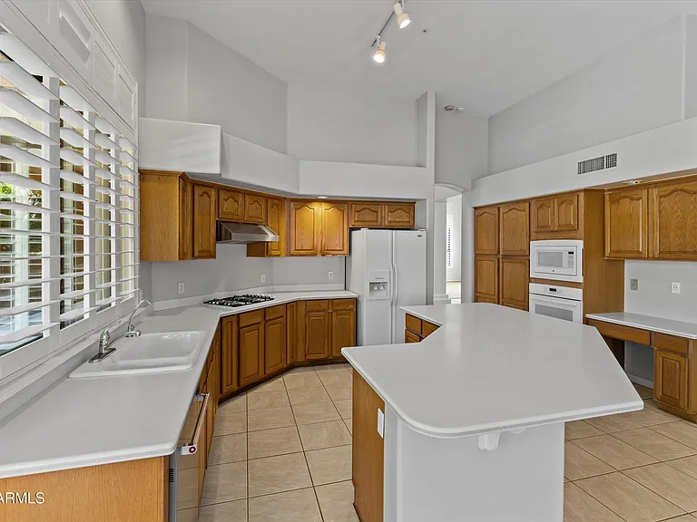 13192 E Lupine Ave — Photo 7