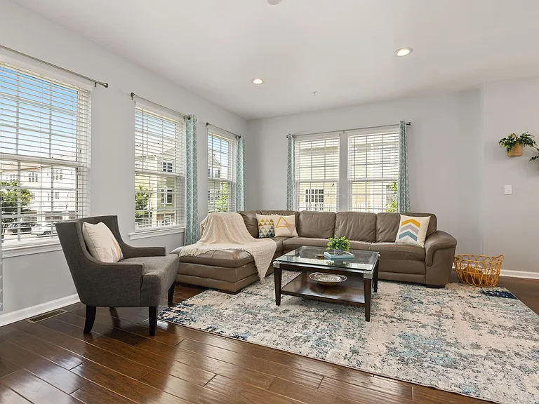 44 Truman Dr — Photo 13