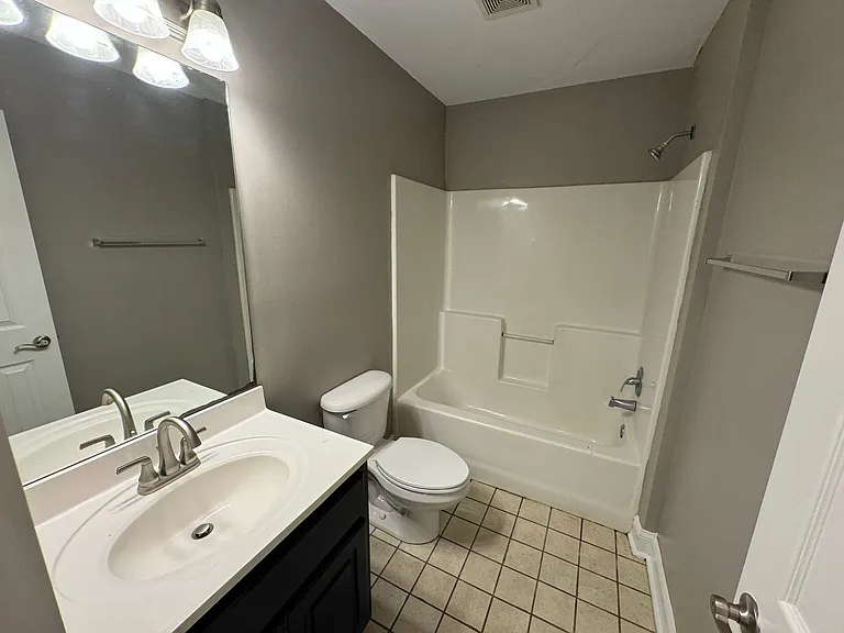 Mondrian Place — Photo 20