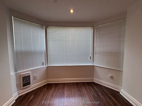 5th image of 141 Admiral Rd #101