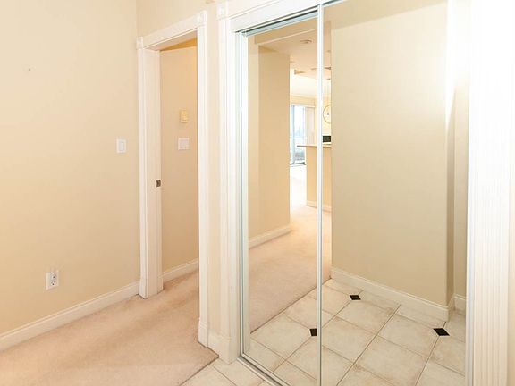 4th image of 160 E 13th St #607