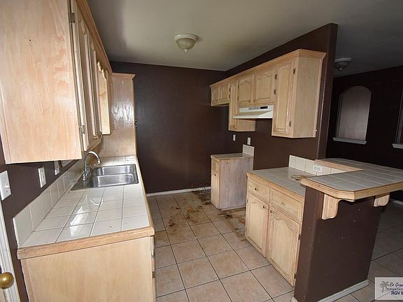 4th image of 706 Tumbleweed Dr
