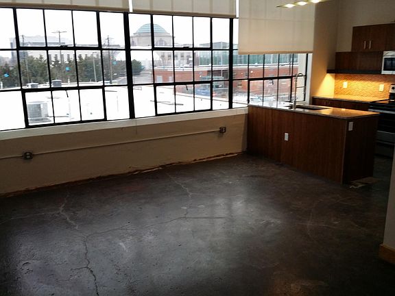 2nd image of 900 Terminal Pl APT 218
