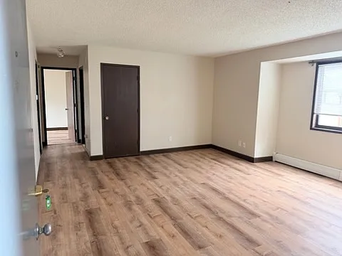 2 bed, 850 sqft, $2,000 — Photo 2