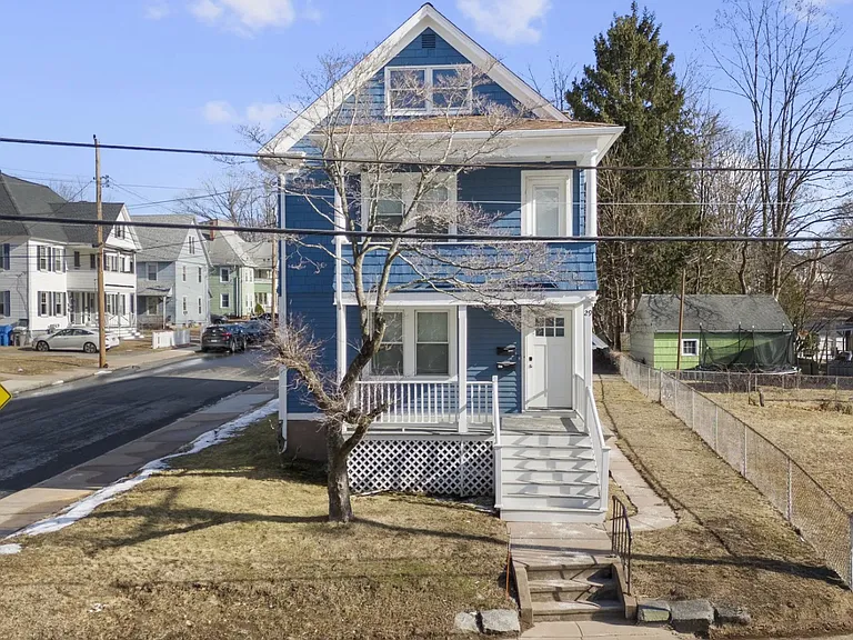 29 Roosevelt St #2 — Photo 11