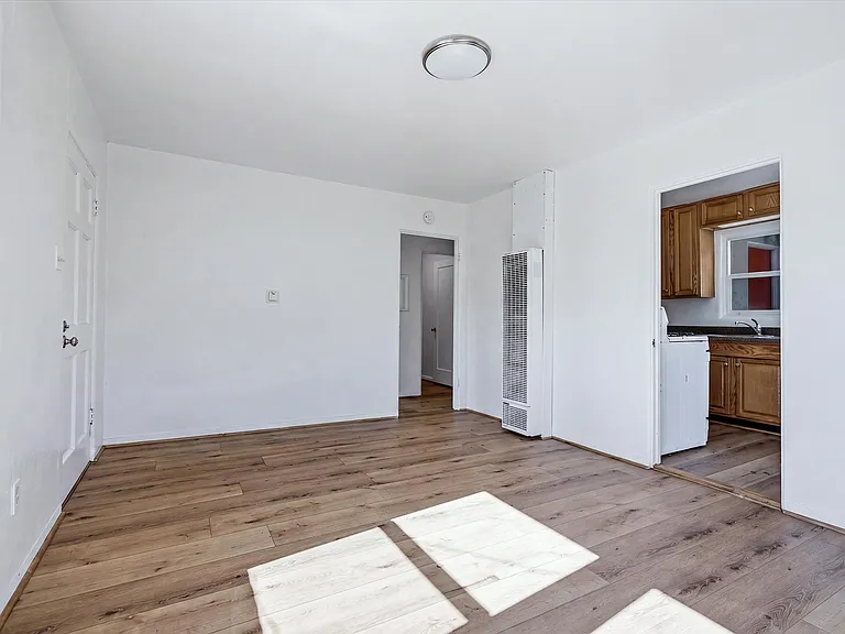 124 Stenner St — Photo 11