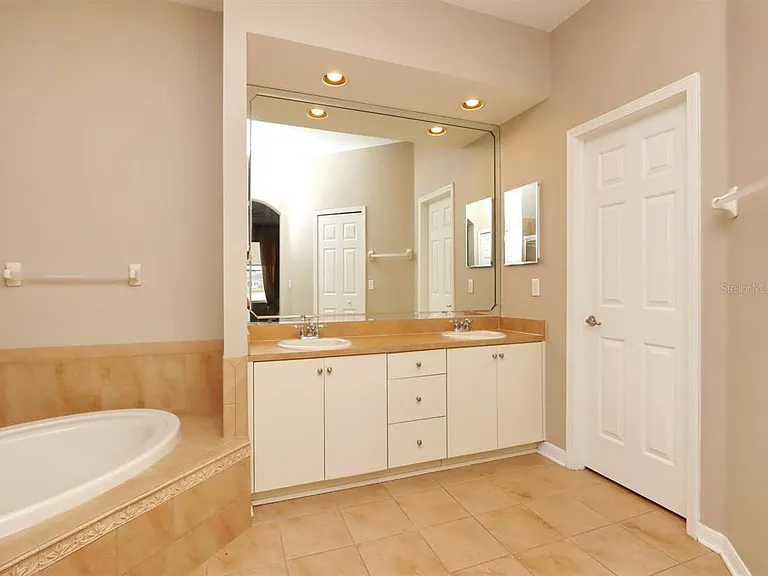 13714 Artesa Bell Dr — Photo 6