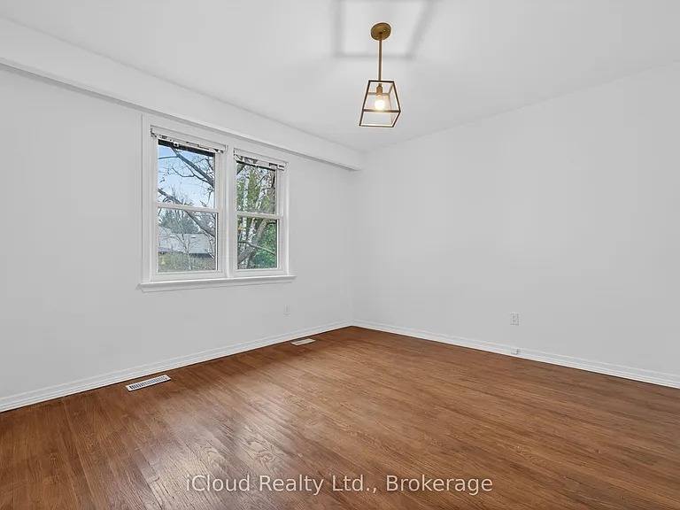 52 Montressor Dr — Photo 17