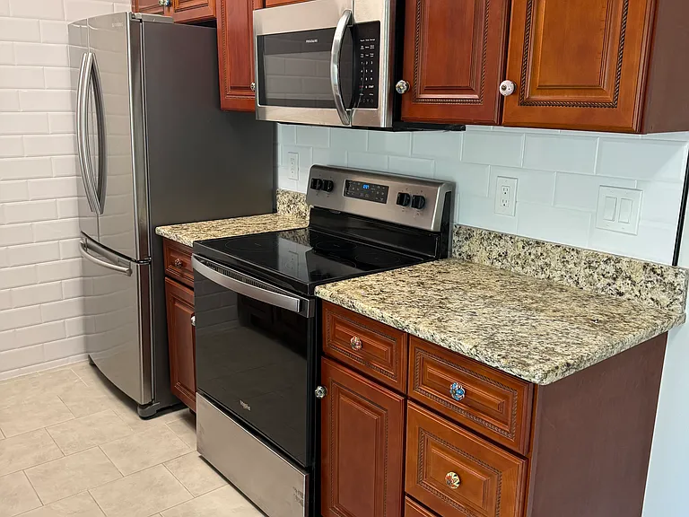 2561 Grassy Point Dr #207 — Photo 3