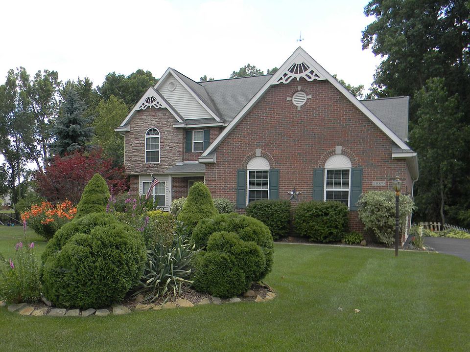 1st image of 21079 Greenbriar Ln