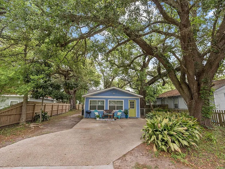 317 Ballentine St — Photo 2