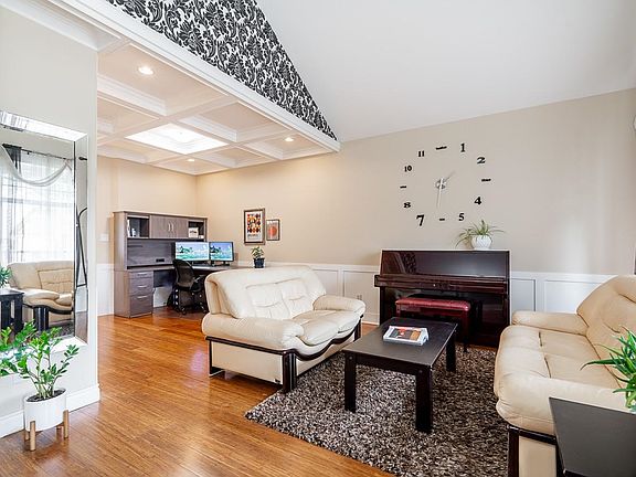 3rd image of 35496 Strathcona Ct