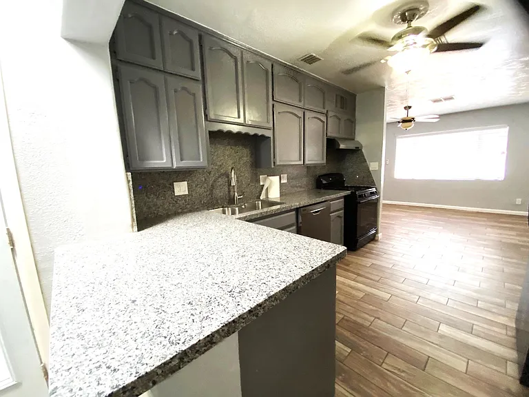 3450 E Yale St — Photo 5