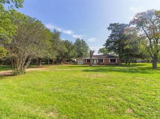 12598 Peters Rd, Hempstead, TX 77445