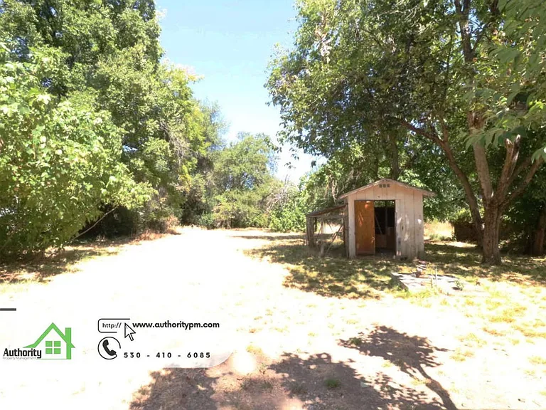 5401 Rosswood Ln — Photo 13