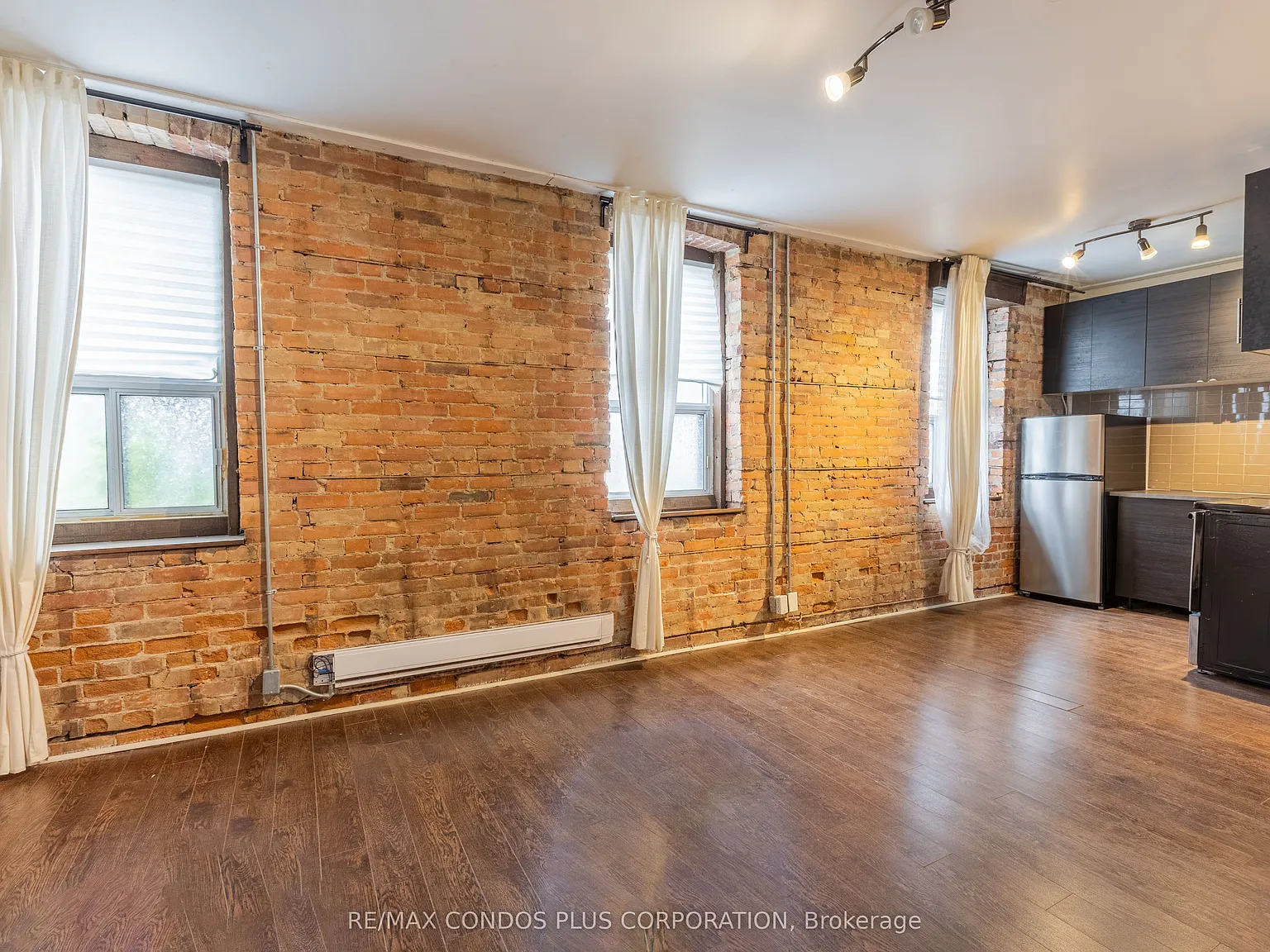 1 bed, $2,400 — Photo 4