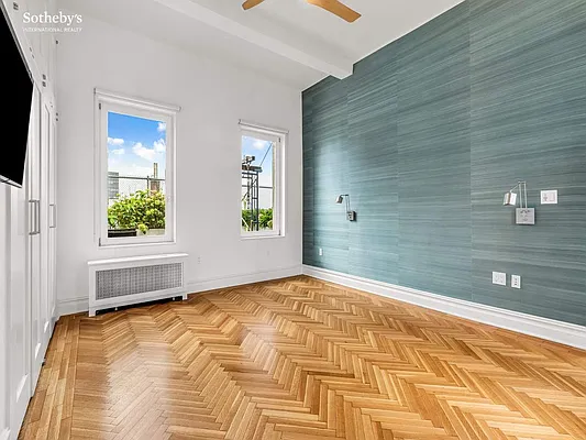 Rented by Sotheby's International Realty | media 37