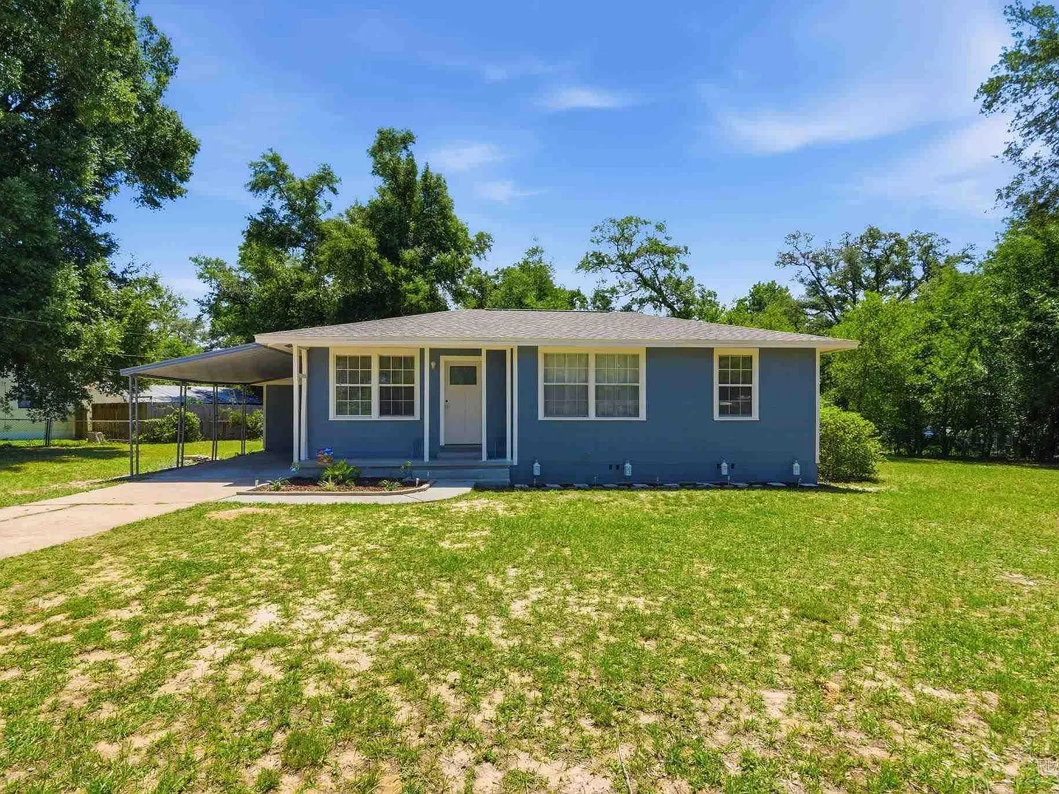 4 bed, 1401 sqft, $2,000 — Photo 1