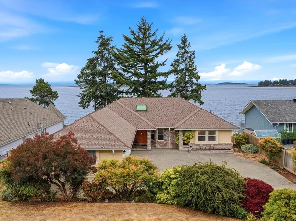 1432 Madrona Dr, Nanoose Bay, BC V9P 9C9