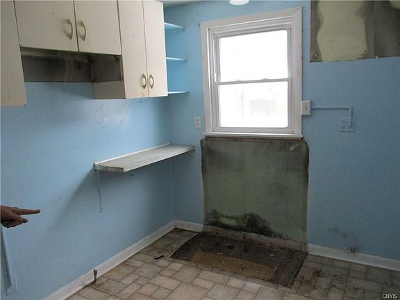 4th image of 2115 Bellevue Ave