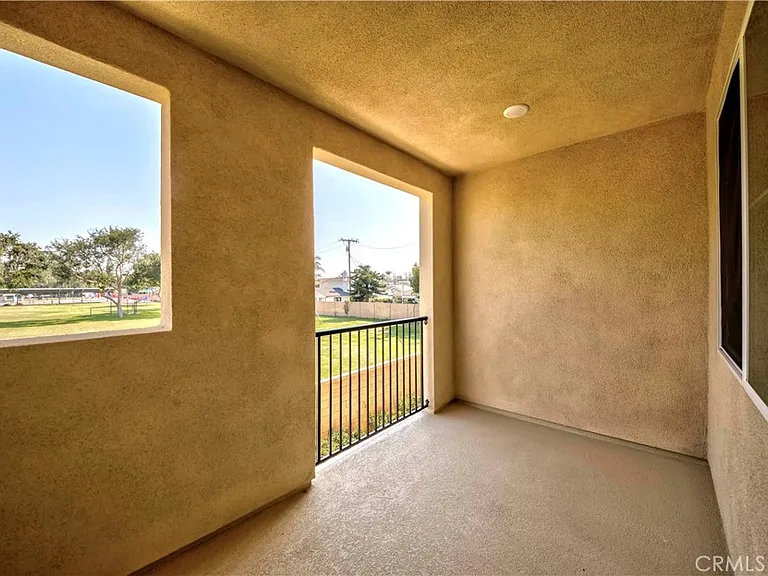 11502 Artesia — Photo 14