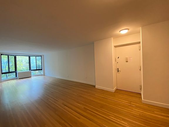 3rd image of 48 W 68th St APT 4A