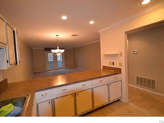 3rd image of 136 Deer Hill Ave Unit 102