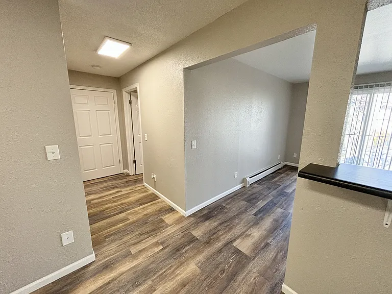 Town's Edge Apartments — Photo 51