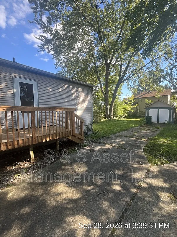 3 bed, 1.5 bath, 1280 sqft, $1,600 — Photo 3