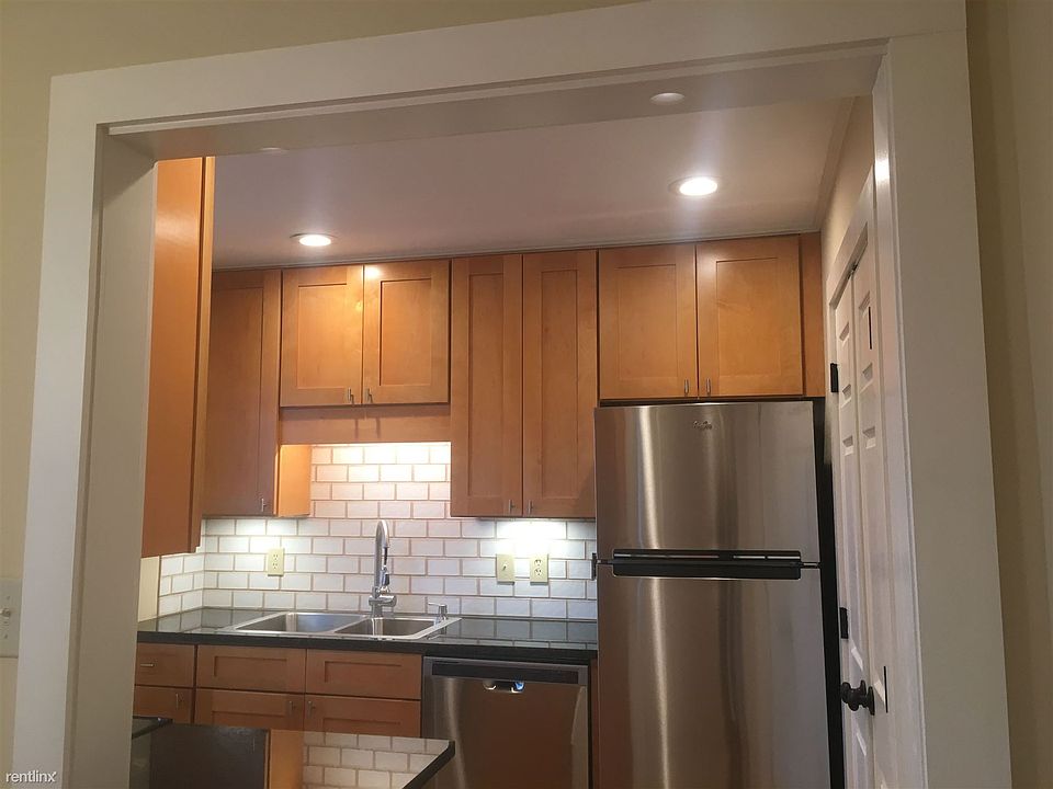 Kitchen cabinets to ceiling"D"