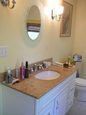 Updated bath with jacuzzi