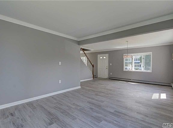 4th image of 54 Parkside Dr N